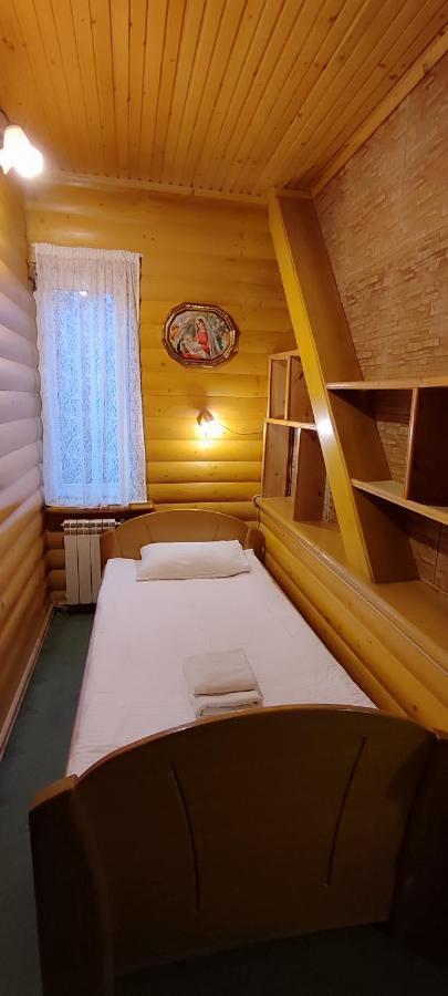 Лелеч Hotel Tatariv Luaran gambar