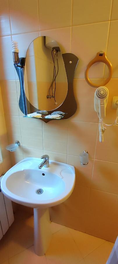 Лелеч Hotel Tatariv Luaran gambar