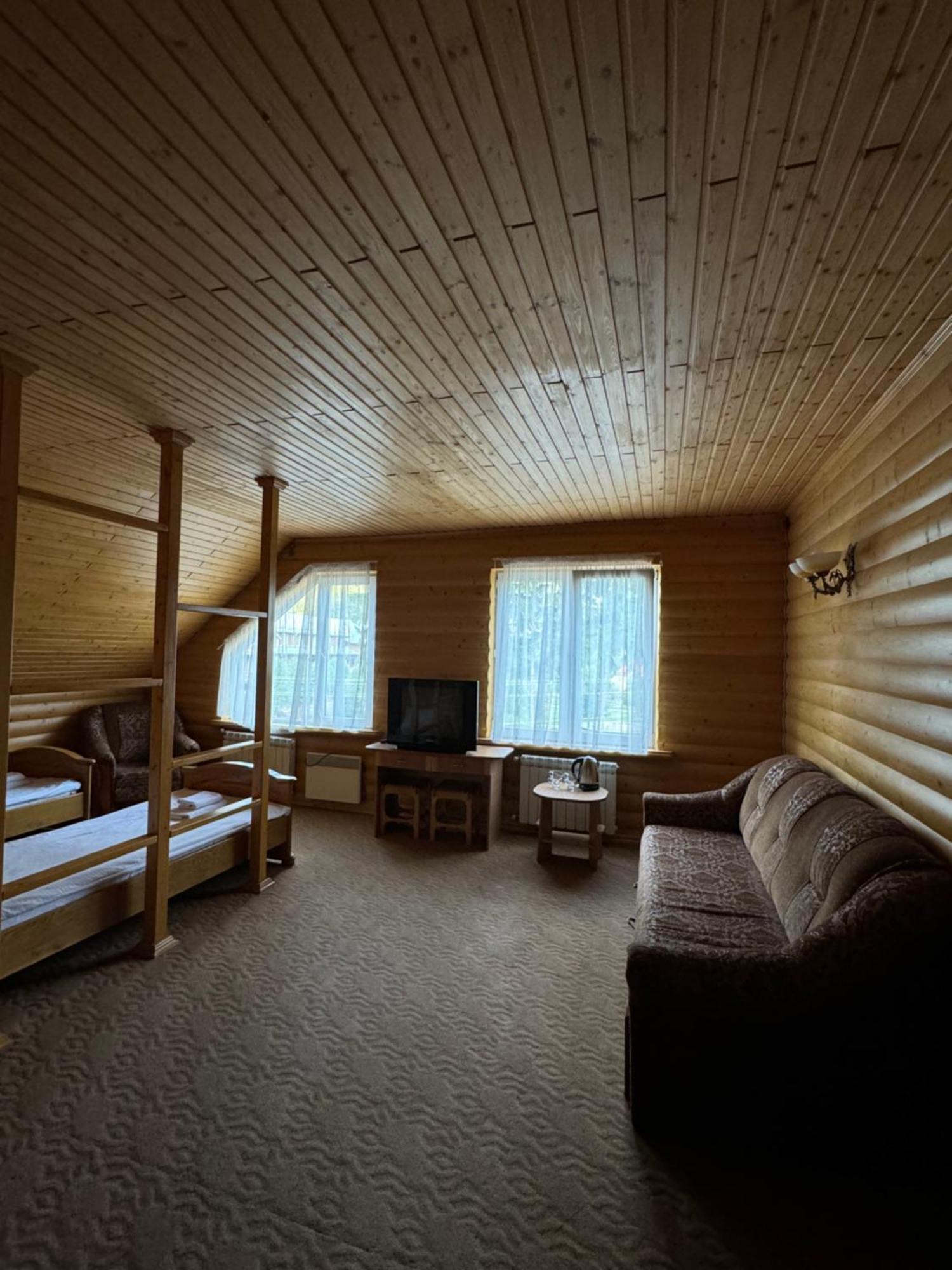 Лелеч Hotel Tatariv Luaran gambar