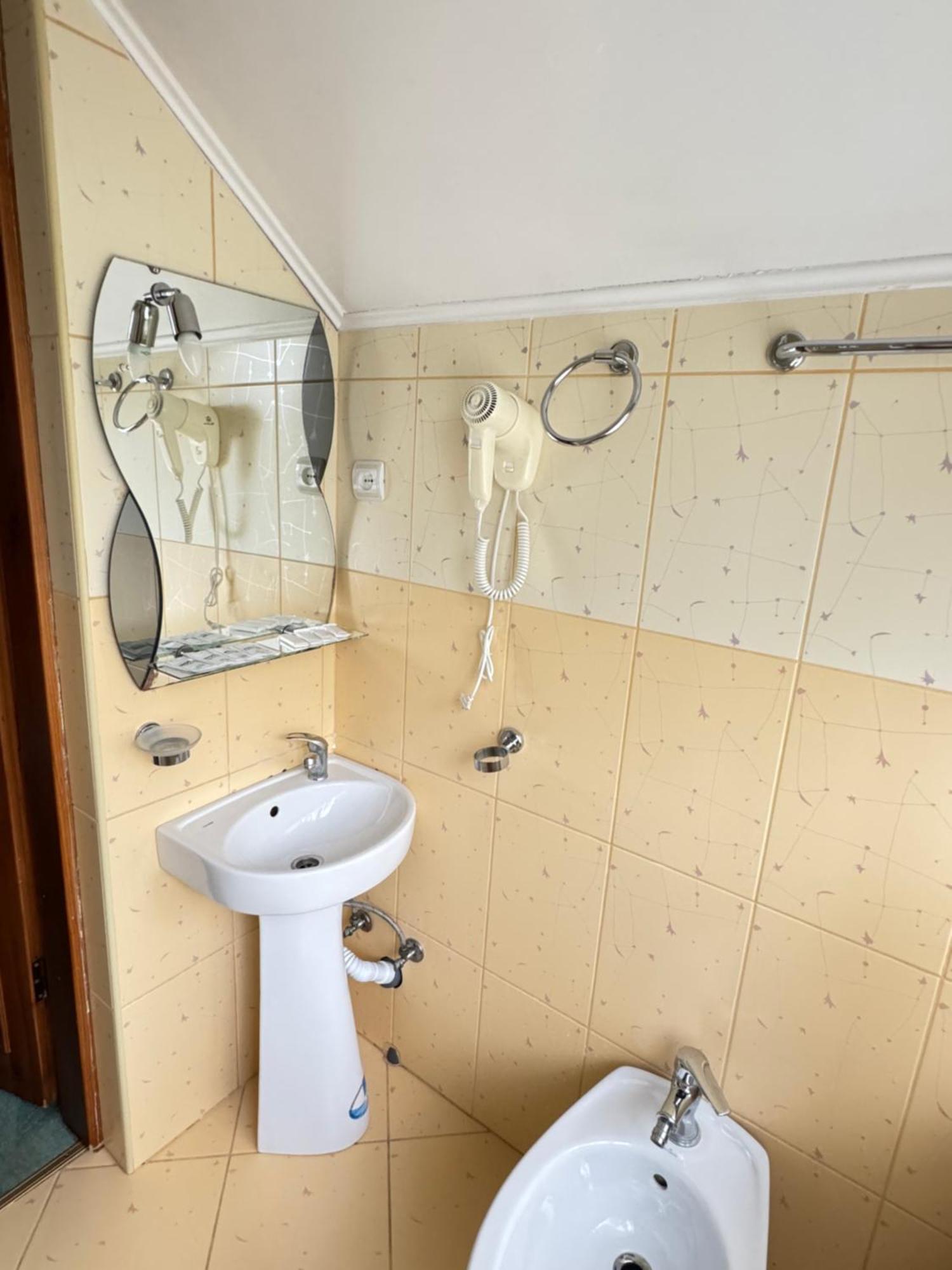 Лелеч Hotel Tatariv Luaran gambar