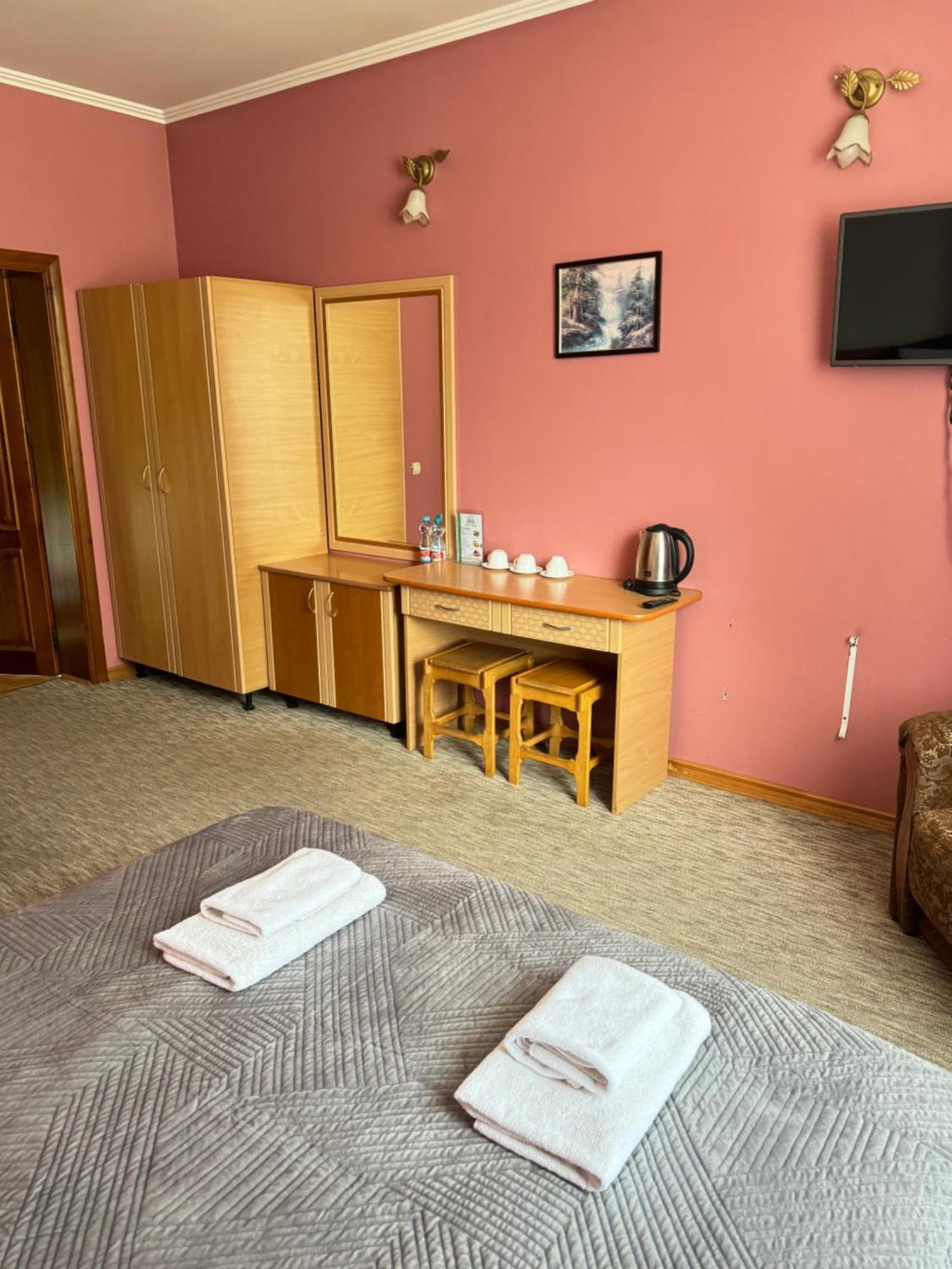Лелеч Hotel Tatariv Luaran gambar