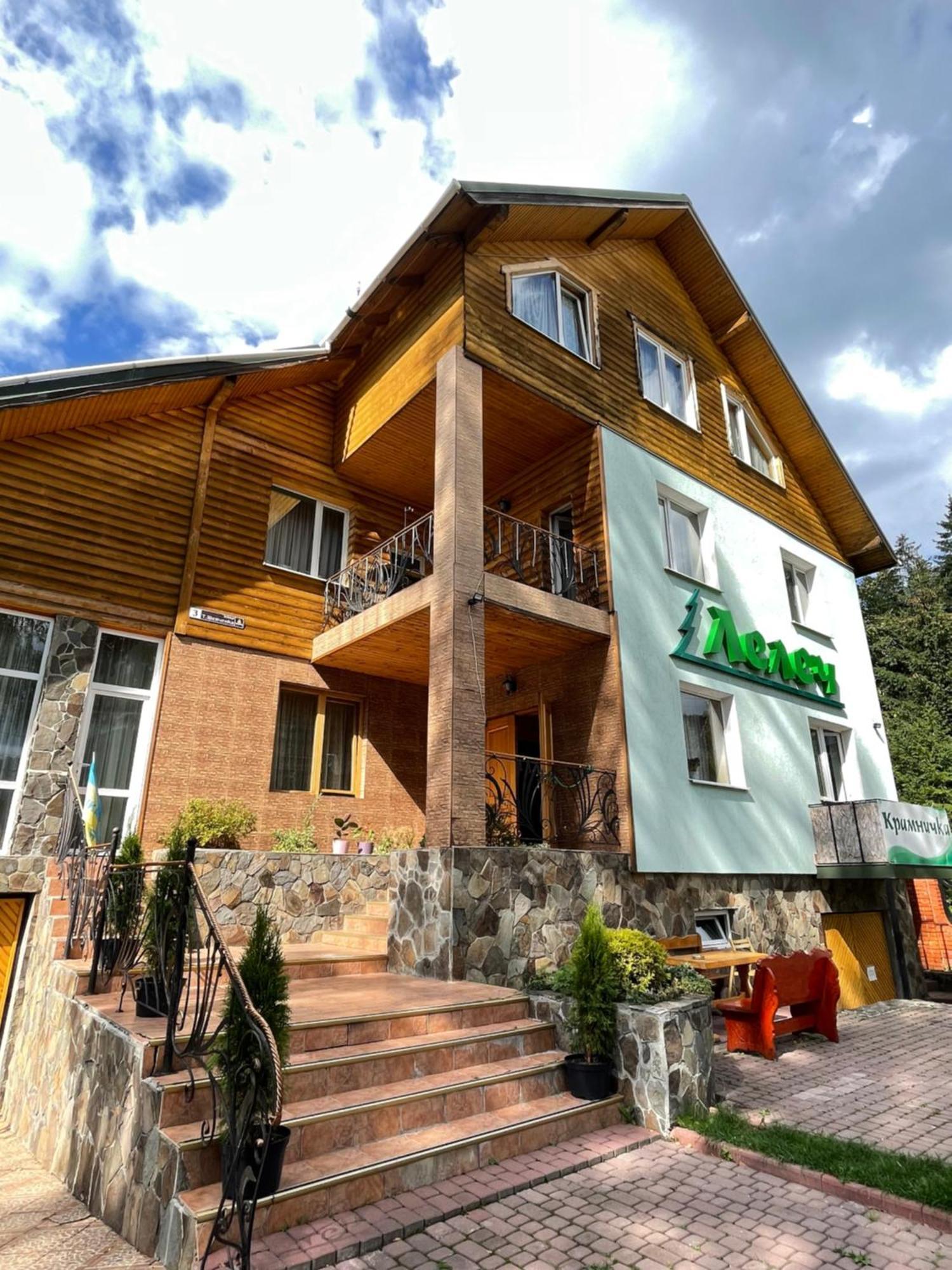 Лелеч Hotel Tatariv Luaran gambar