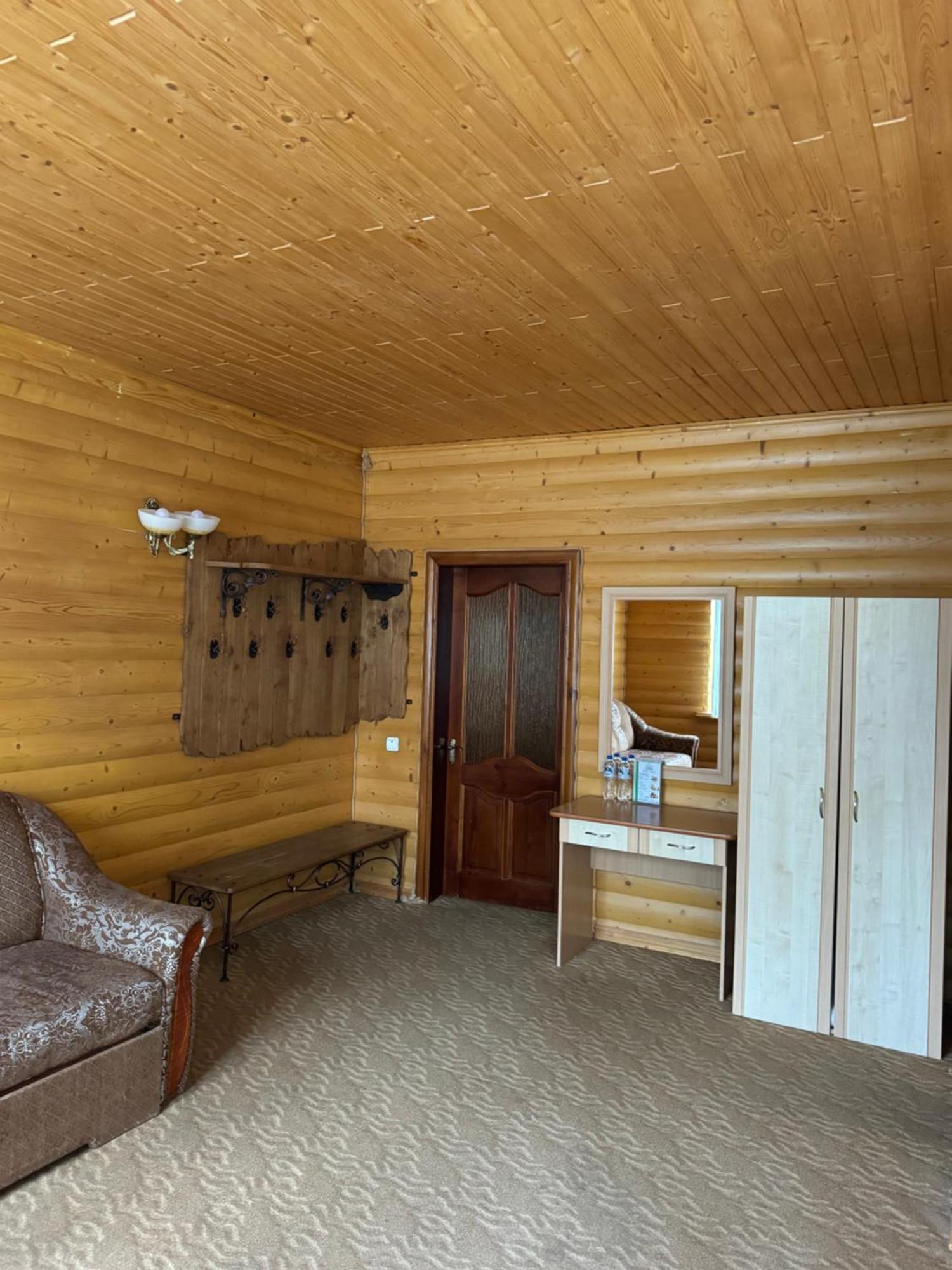 Лелеч Hotel Tatariv Luaran gambar
